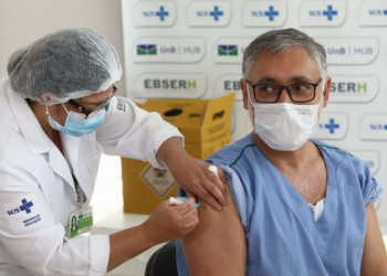 Brasil vacinou até agora 1% da população contra o coronavírus